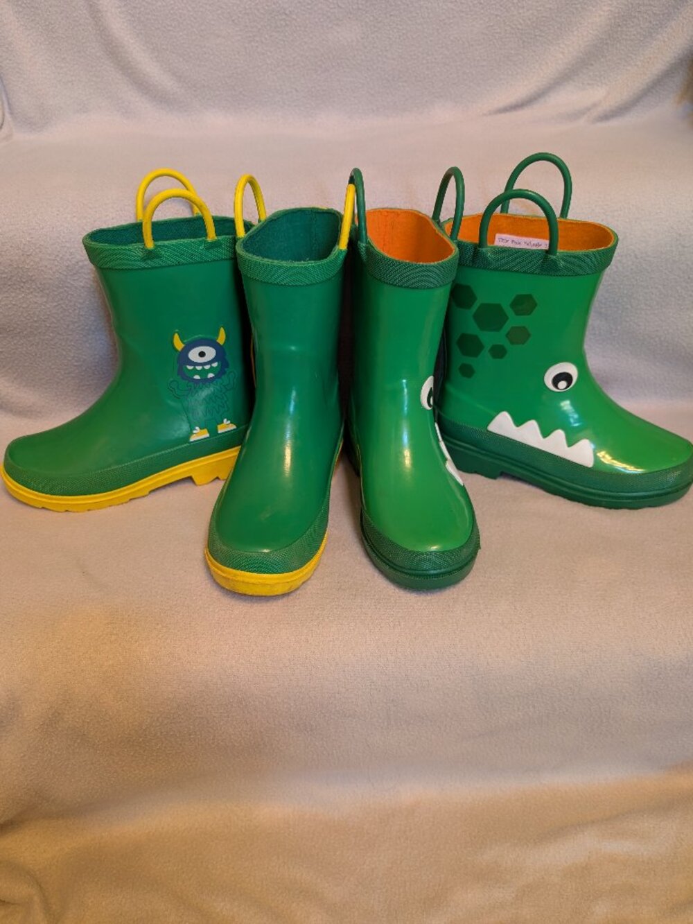 Lot! 2 pair of green rain boots. Size 9/10T. Monster dinosaur